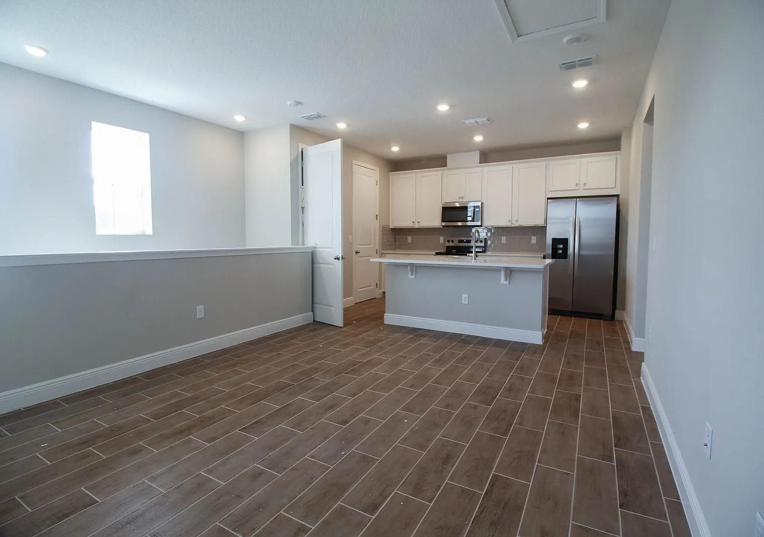 10159 Hasselmann Aly, Orlando, Fl 32827 - 1bd 1ba - Available October 1st. — Photo 2