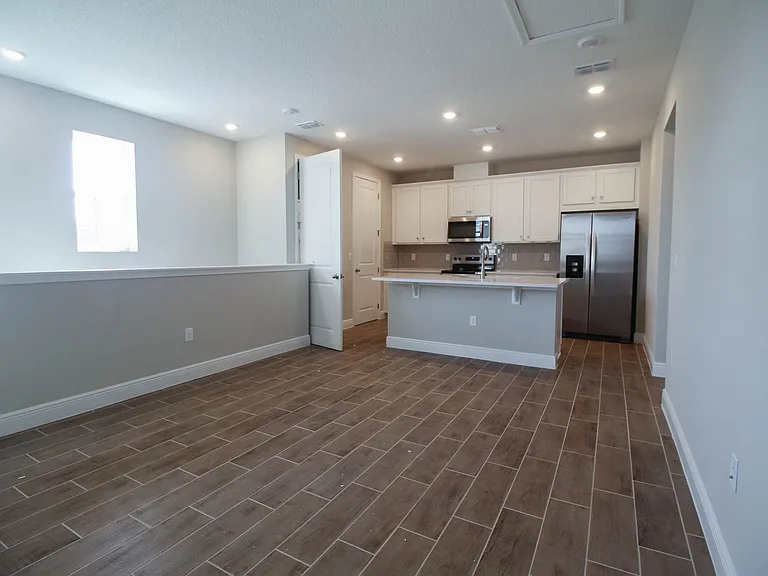 10159 Hasselmann Aly — Photo 2