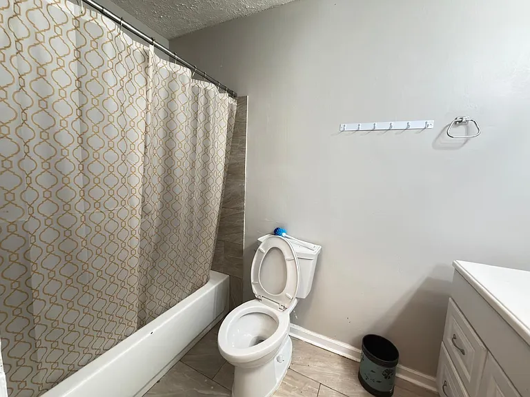 8342 Glenwoods Ter — Photo 9