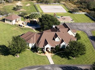 567 Sage Ln, Uvalde, TX 78801