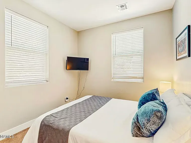 2561 W Cripple Creek Dr — Photo 14