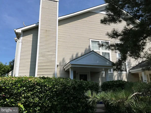 6011 Netherton St, Centreville, VA 20120
