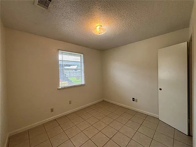 1145 Warren Dr — Photo 7