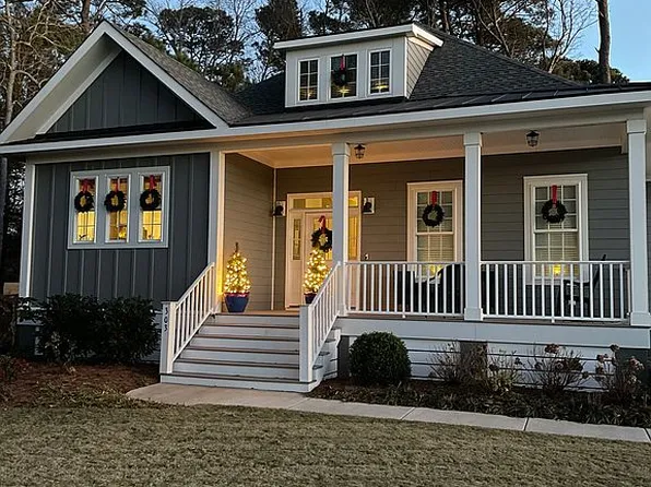 303 Capt Orris Browne, Cape Charles, VA 23310