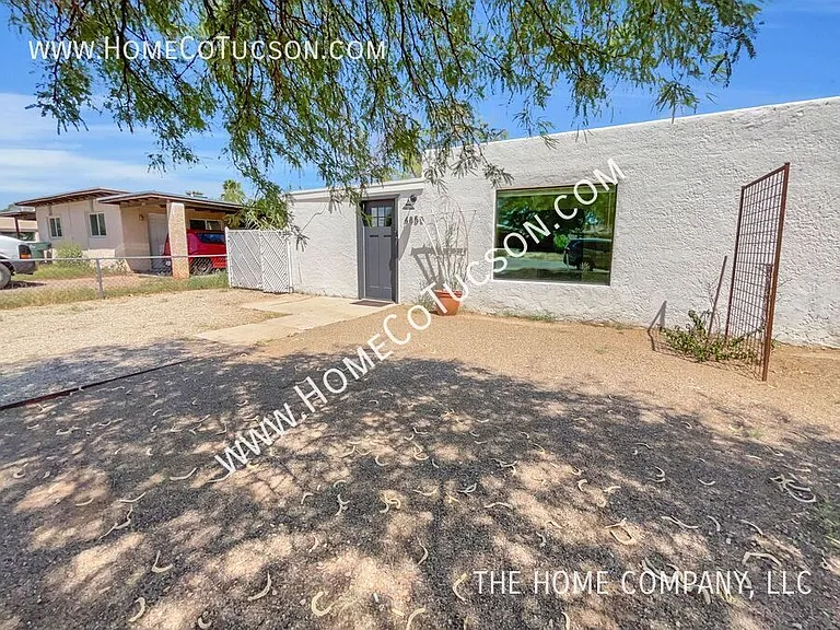 4855 E 2nd St — Photo 5