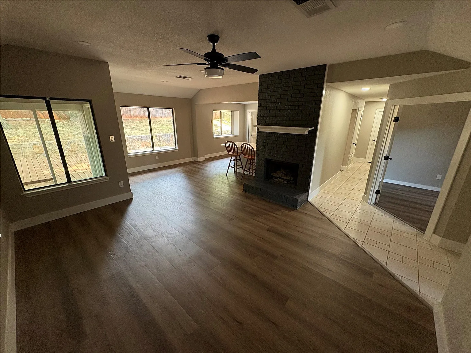 4 bed, 1820 sqft, $2,300 — Photo 4