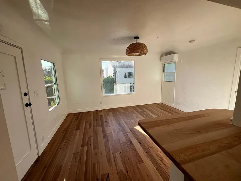 1134 N Coronado St #1/2 — Photo 6