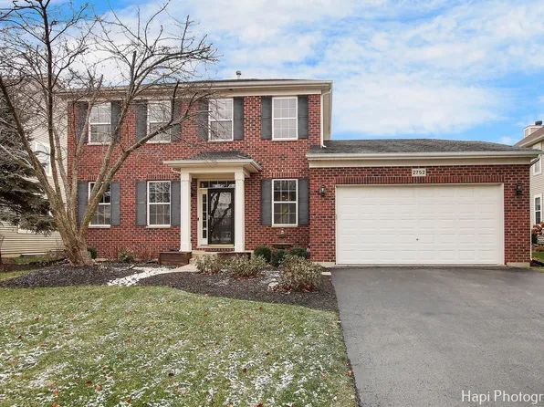 2752 Moraine Valley Rd, Wauconda, IL 60084