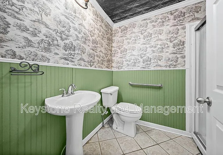 1340 Donelson Pkwy — Photo 4