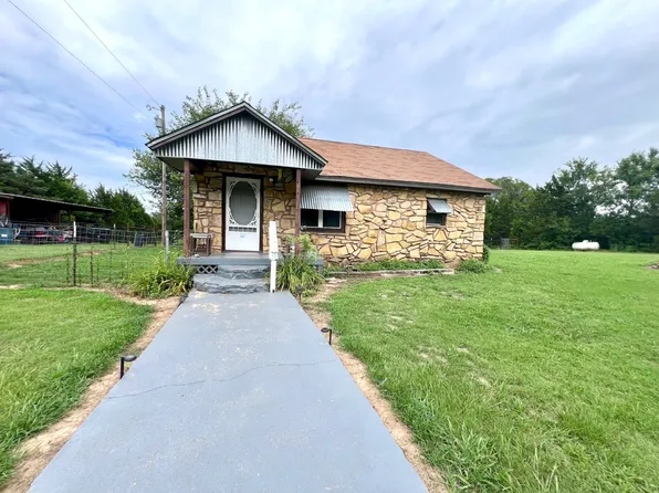 208 N 5th St, Ravia, OK 73455