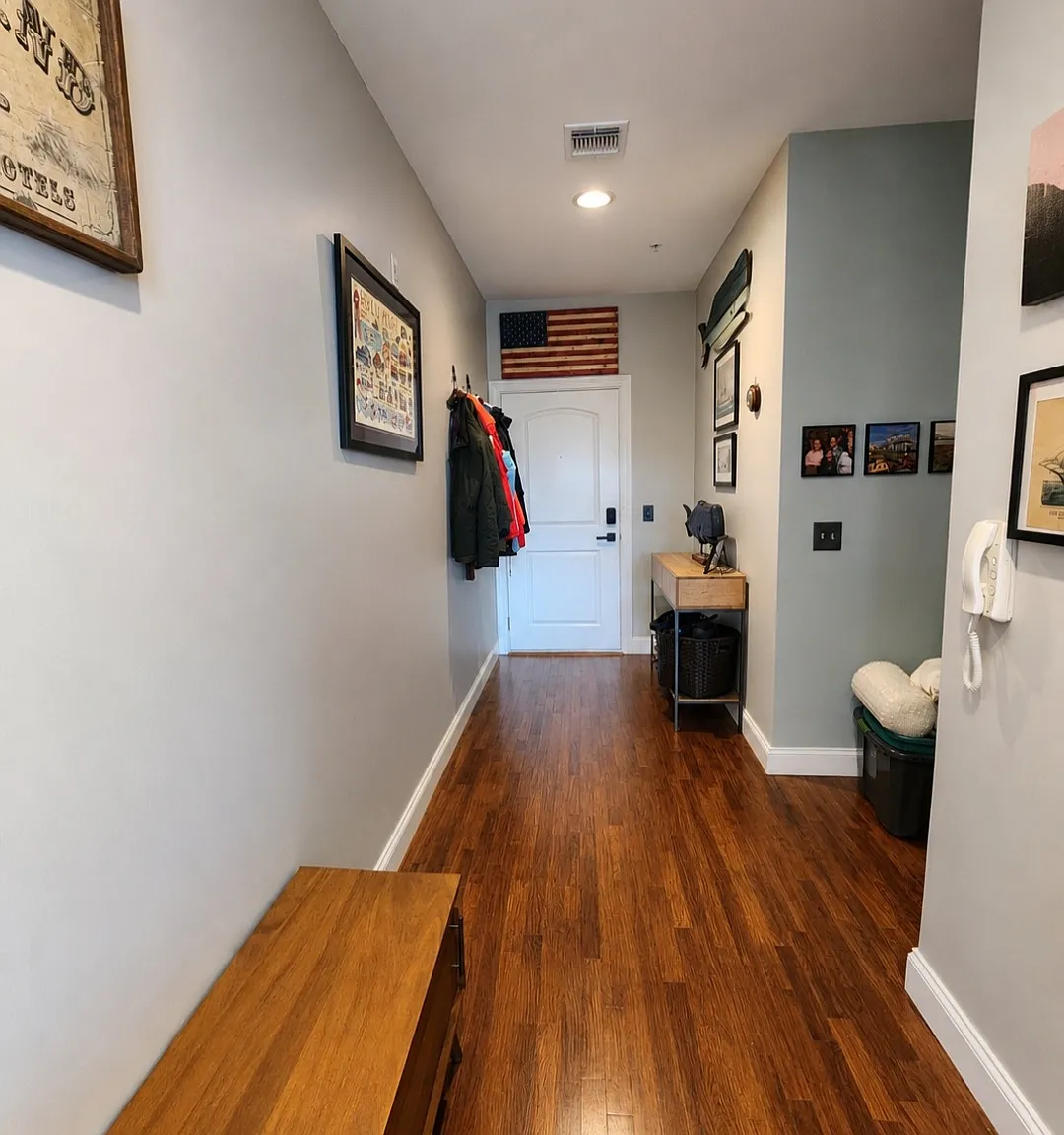 1 bed, 1110 sqft, $2,550 — Photo 2