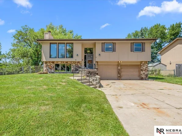 5618 S 155th St, Omaha, NE 68137