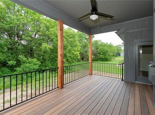 1614 SW Blackstone Pl, Lees Summit, MO 64082
