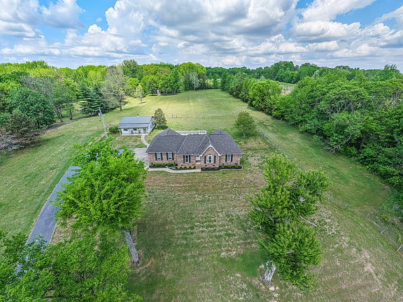 2nd image of 590 Allisona Rd