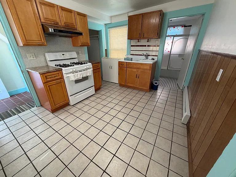16 Winthrop St #1 — Photo 2