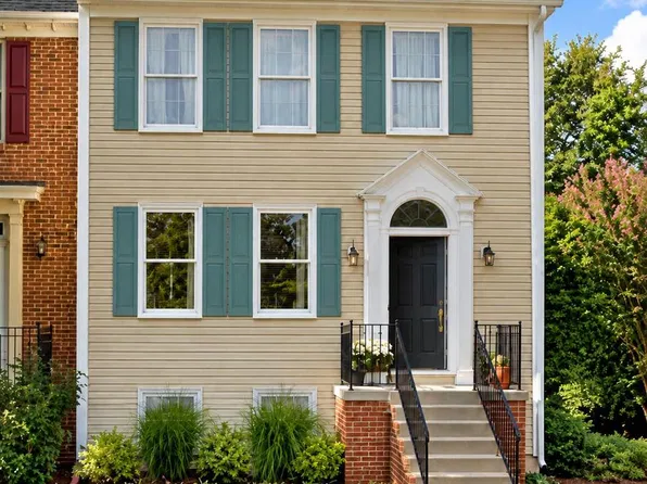 7420 Heatherfield Ln, Alexandria, VA 22315