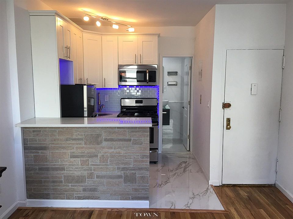 2nd image of 726 Bergen St APT 2