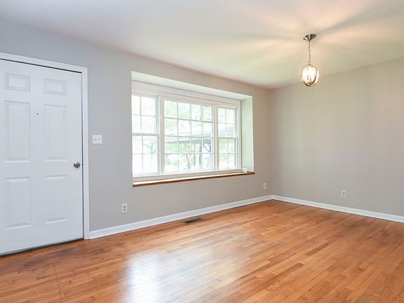 4th image of 2505 18th Ave E