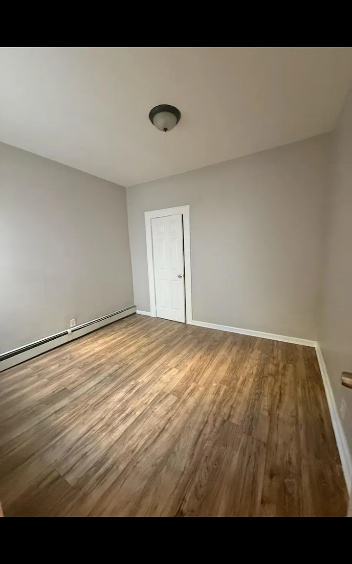 3 bed, $1,795 — Photo 3