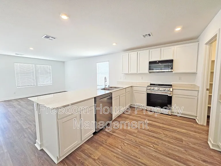 660 E Huyana Wind Dr — Photo 28