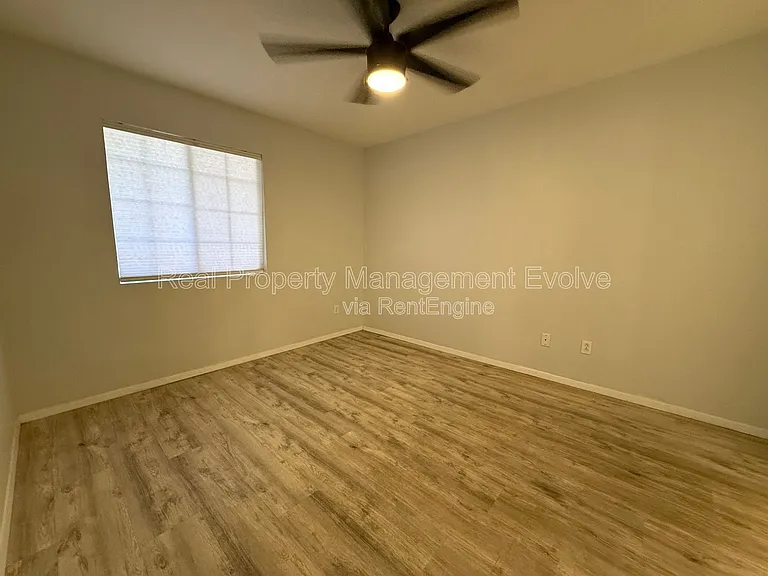 1720 E Thunderbird Rd #1062 — Photo 9