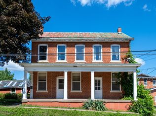 617 Ridge St, Galena, IL 61036