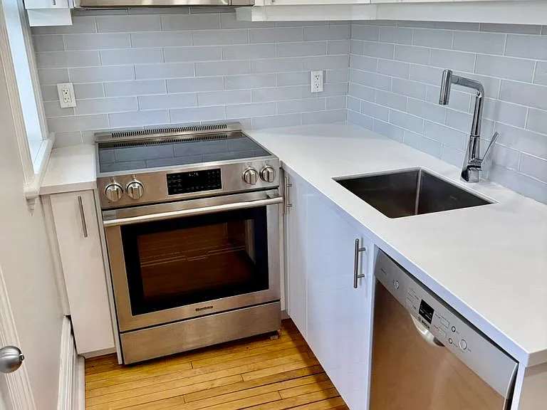 149 Saint Andrew St #2A — Photo 20