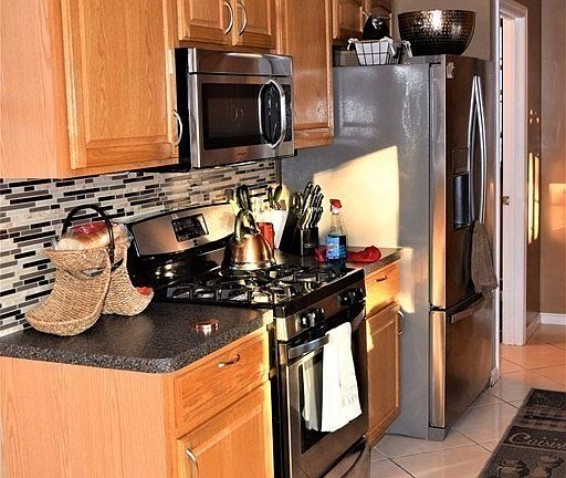 3rd image of 104 Appleton St