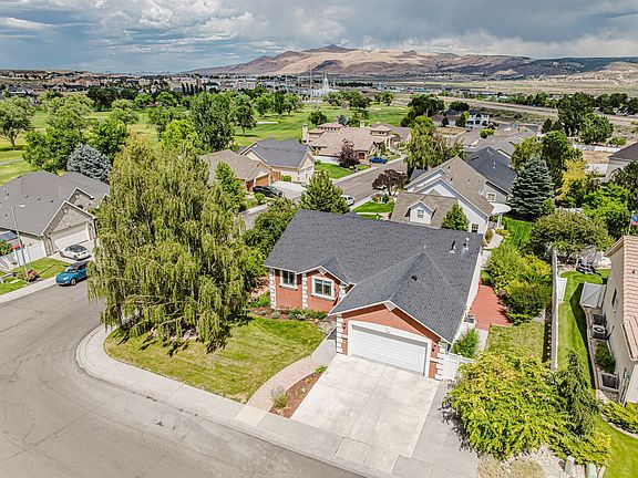 3rd image of 1809 Sequoia Dr