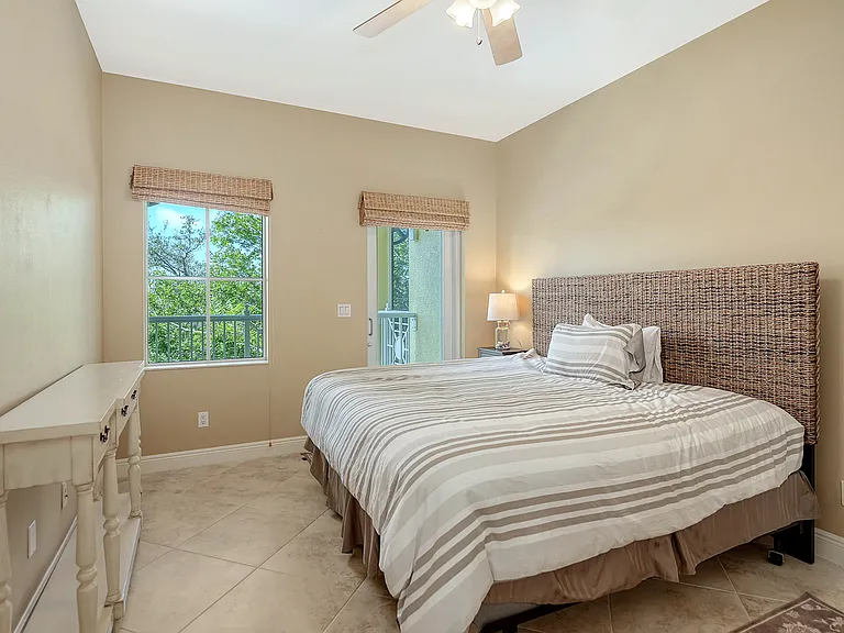 1308 Old Stickney Point Rd #W32 — Photo 44