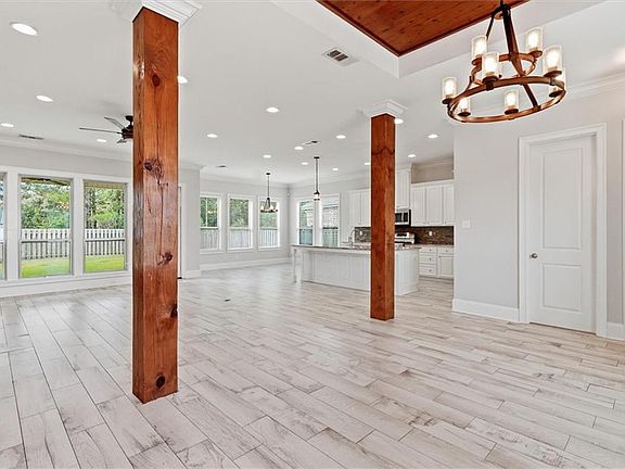 4th image of 1013 Cypress Crossing Dr