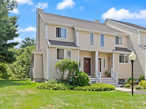 101 Gaslight Ln #101, North Easton, MA 02356