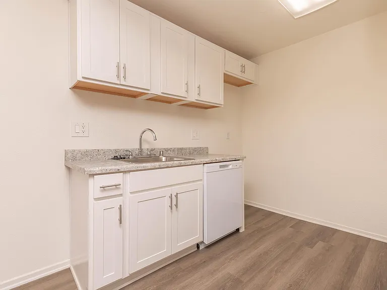 Highland Creek Apartment Homes — Photo 15