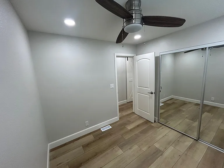 1723 W Balboa Blvd #A — Photo 13