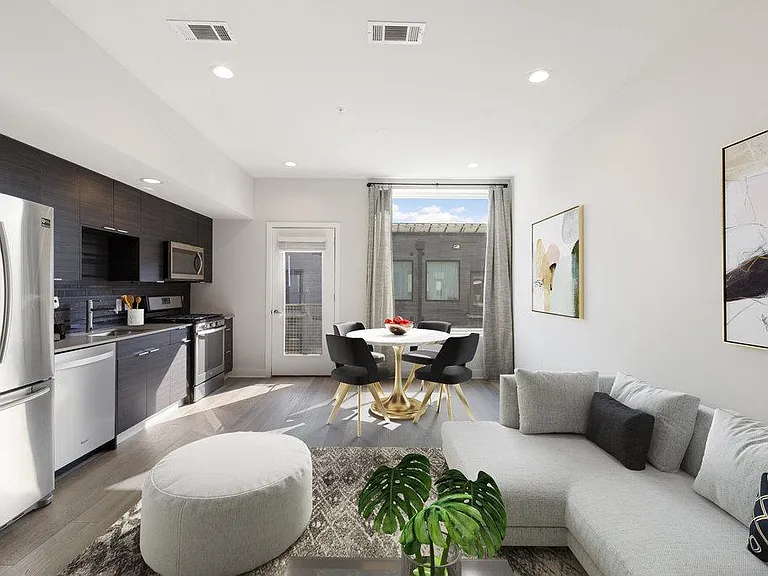 1800 E 4th St #327 — Photo 3