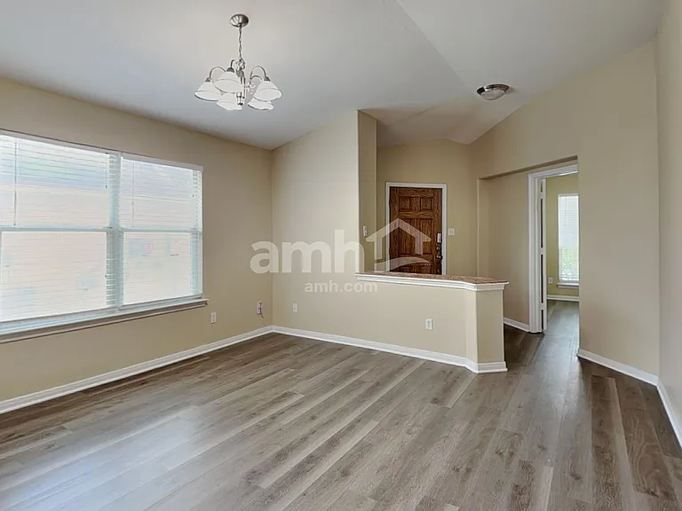 160 Bloomsbury Dr — Photo 7