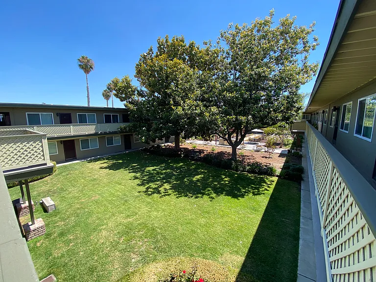 Maude Gardens — Photo 13