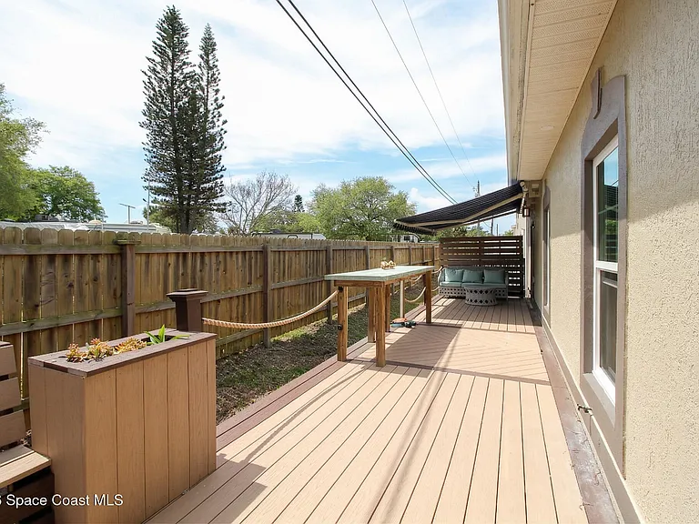 101 Majestic Bay Ave — Photo 11