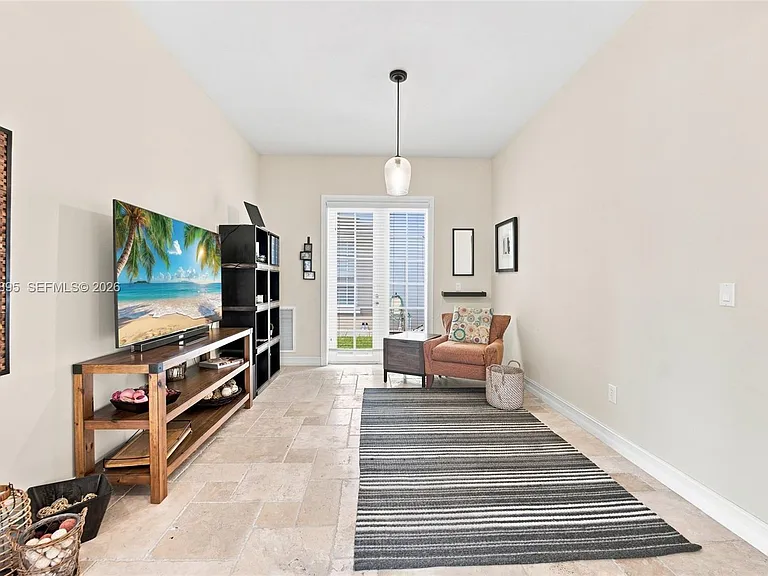 1419 SW 21st Ct — Photo 10