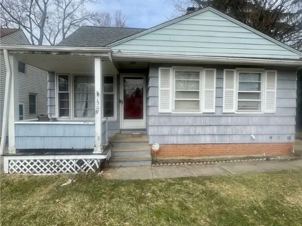 307 Marion Dr, Bedford, OH 44146