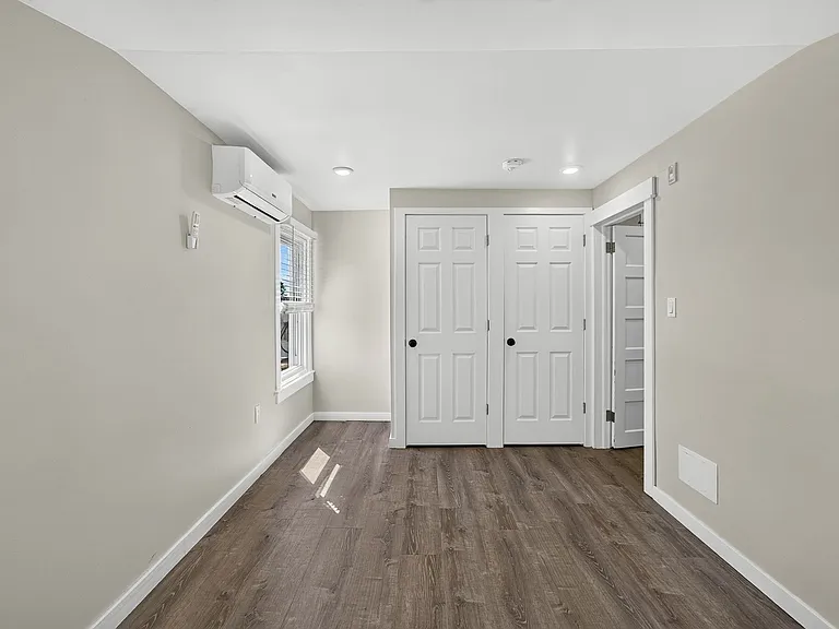 324-326 Darby Rd — Photo 32