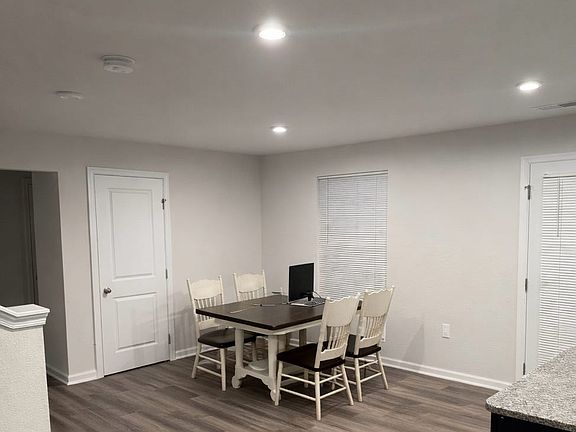 4th image of 434 Forecastle St