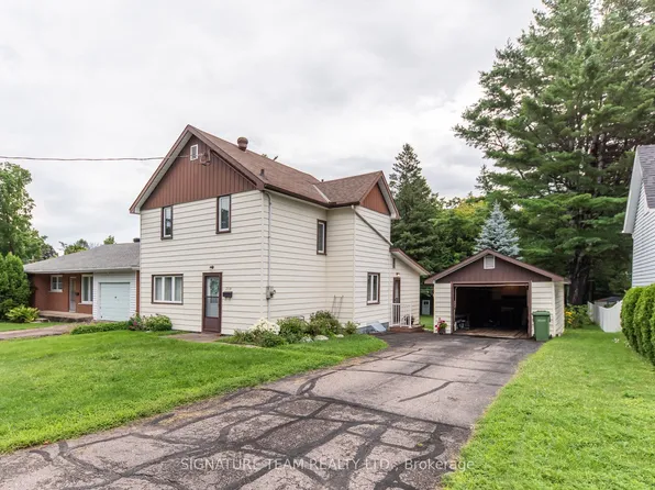 259 Peter St, Pembroke, ON K8A 1R1