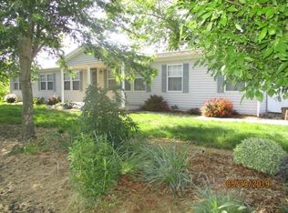 21941 Woodland School Dr, Boonville, MO 65233