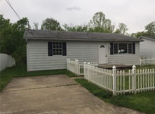 25 Elm St, Davisville, WV 26142