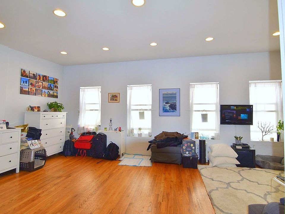 1st image of 115 W 106th St APT 4C