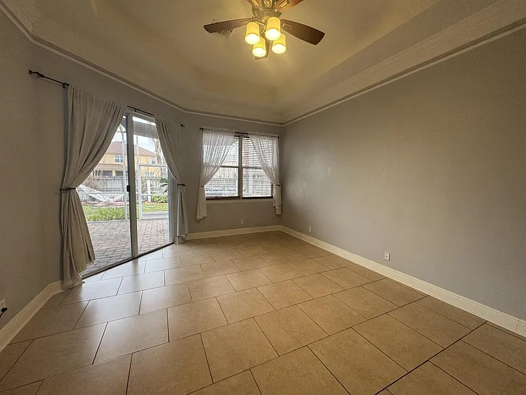 997 SW Hamberland Ave — Photo 14