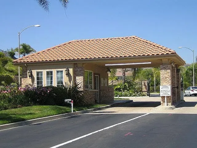 19932 Ahwanee Ln — Photo 15