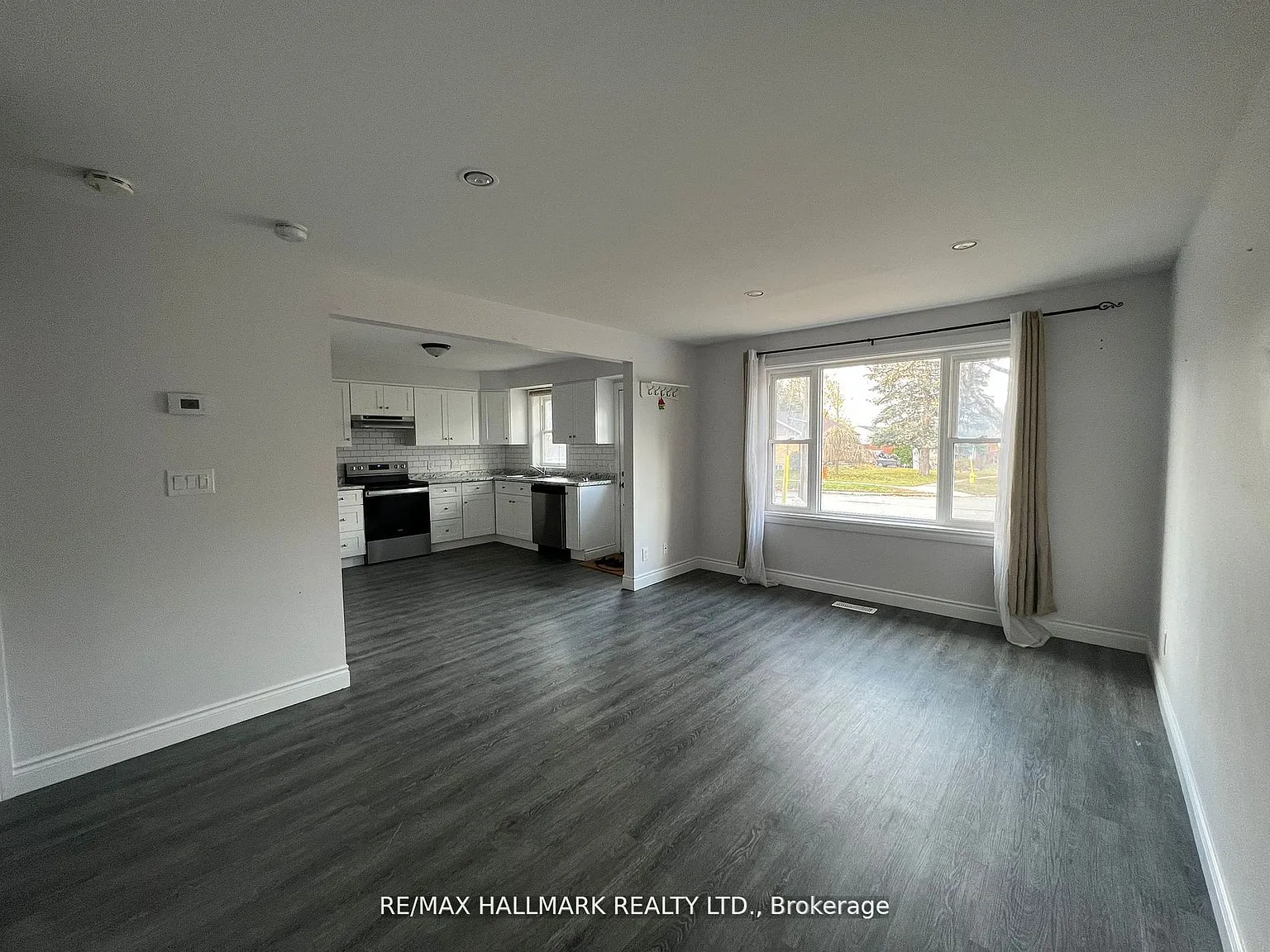 3 bed, $2,300 — Photo 3