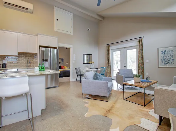 715 SE Century Blvd #A, Hillsboro, OR 97123